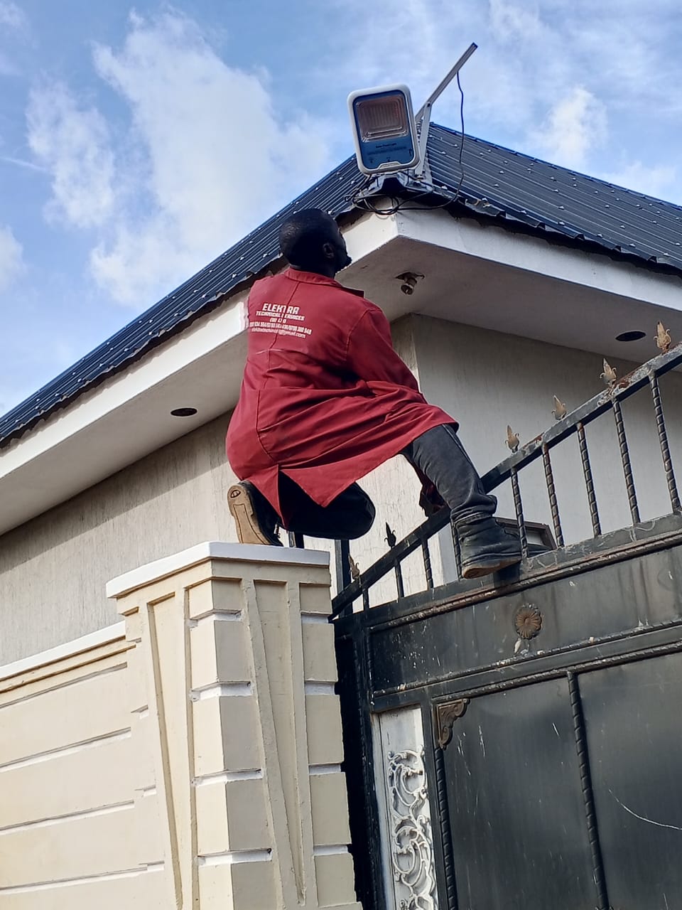 Security Lights & Electric Fence